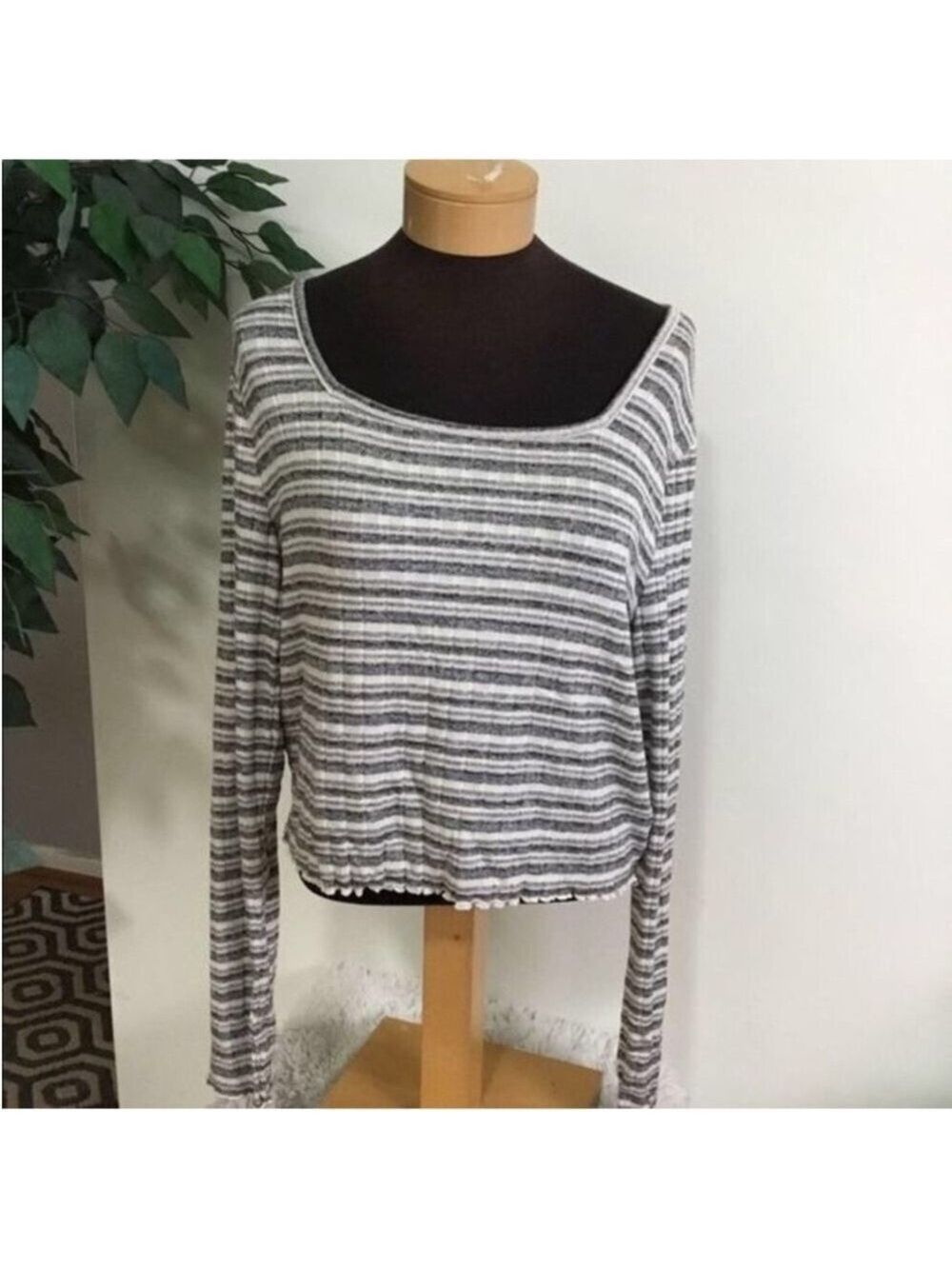 SO long sleeve square neck tee Woman Juniors 2X striped ribbed fabric